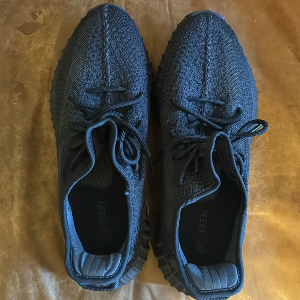 Yeezy 350 V2 Onyx